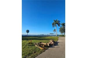 4567 E Riverside Dr, Fort Myers