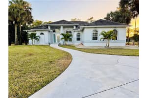 3960 1st Ave Nw, Naples