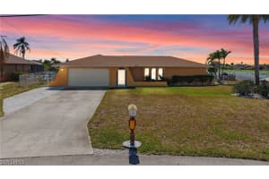 228 Nw 12th Ln, Cape Coral
