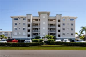 907 Panama Ct 203, Marco Island