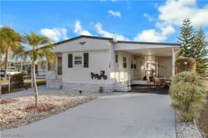 18 Carriage Ln, North Fort Myers