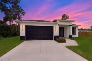 448 Rayneta St, Lehigh Acres