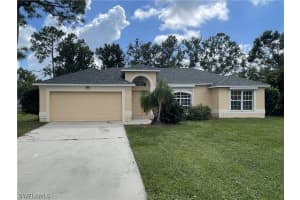 9758 Country Oaks Dr, Fort Myers