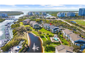 340 Horse Creek Dr 307, Naples