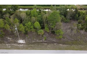 911 Foxdale Ave, Lehigh Acres