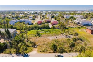 16560 Wisteria Dr, Fort Myers