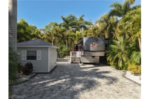 10067 Ramblewood Ct, Fort Myers