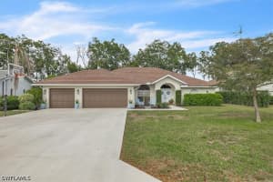488 Henley Dr, Naples