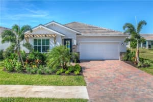 437 Tamarindo Ln, Naples