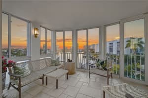 400 Park Shore Dr 400, Naples