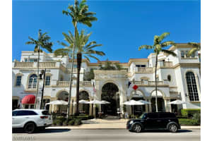 365 5th Ave S 303, Naples