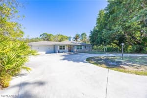 6574 Trail Blvd, Naples