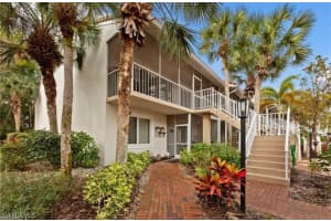 2325 Hidden Lake Dr 3802, Naples