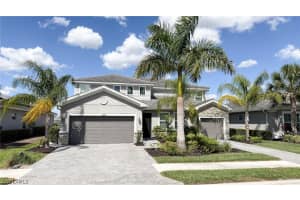 2429 Fallglo St, Naples