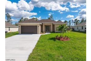 469 Woodman Dr, Lehigh Acres