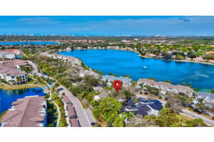 2810 Citrus Lake Dr U201, Naples
