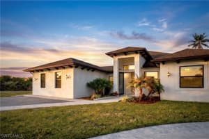 593 39th Ave Nw, Naples