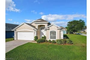 407 Briarton Dr, Davenport