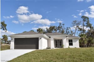 2140 Yalta Ter, North Port