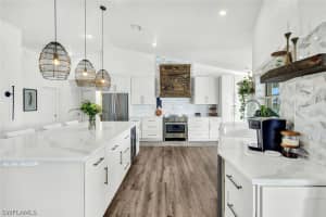 17 Se 15th Ave, Cape Coral