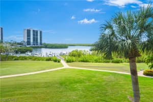 320 Horse Creek Dr 306, Naples