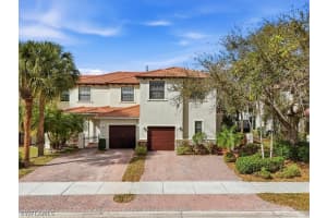 7576 Bristol Cir, Naples