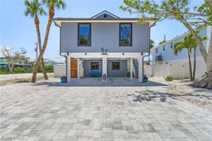 130 Madison Ct, Fort Myers Beach