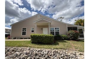 6101 Lake Front Dr, Fort Myers