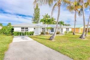 527 109th Ave N, Naples