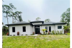 2567 12th Ave Ne, Naples
