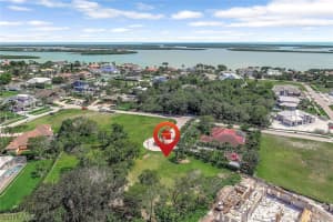 965 Leo Ct, Marco Island