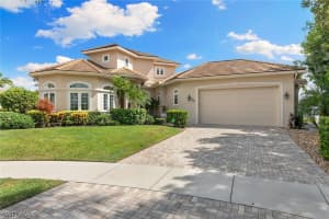 95 Anchor Ct, Marco Island