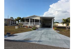 9777 Creekwood Ln, Fort Myers