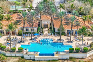 2040 Tarpon Bay Dr N 201, Naples