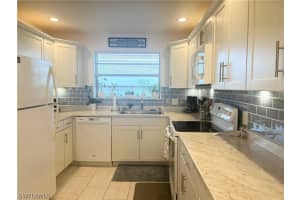 4372 27th Ct Sw 403, Naples