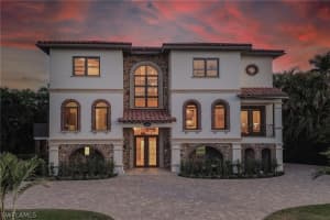 200 S Golf Dr, Naples