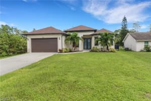 332 14th St Se, Naples