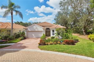 9301 Troon Lakes Dr, Naples