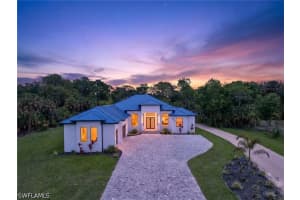 522 17th St Sw, Naples