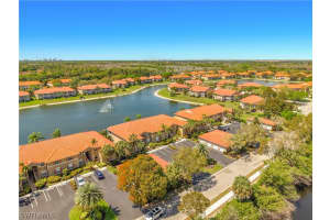 6930 Huntington Lakes Cir 104, Naples