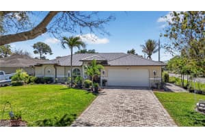8518 Cypress Dr S, Fort Myers