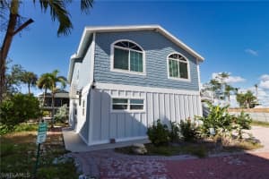 135 Gulfview Ave, Fort Myers Beach