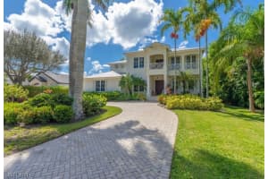 428 Rudder Rd, Naples