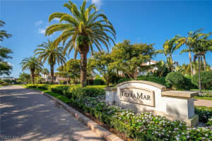 548 Tierra Mar Ln E 13, Naples