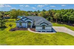 15360 Blackhawk Dr, Fort Myers