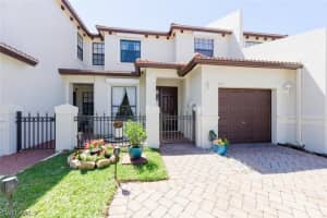 7577 Bristol Cir, Naples
