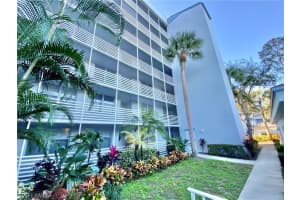 290 Naples Cove Dr 2205, Naples