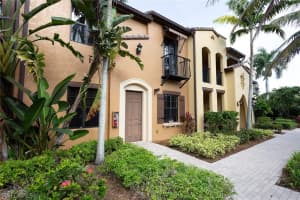 9088 Chula Vista St 108-3, Naples