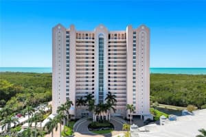 6101 Pelican Bay Blvd 305, Naples