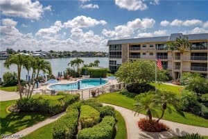 3450 Gulf Shore Blvd N 305, Naples